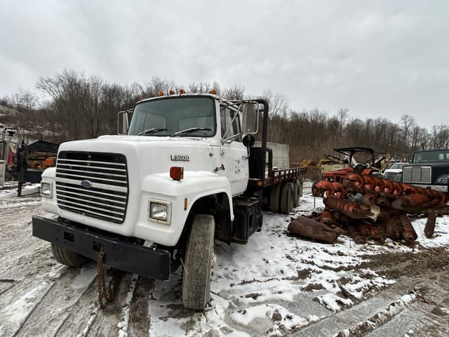 Image of Ford L9000 equipment image 2