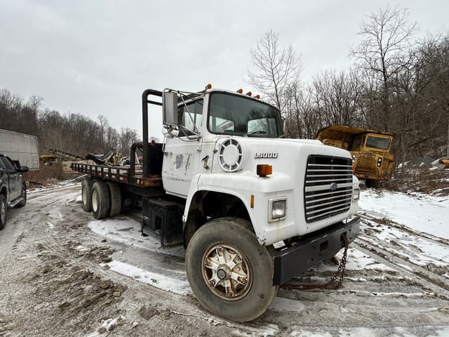 Image of Ford L9000 equipment image 1
