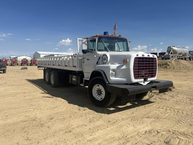 Image of Ford L9000 equipment image 1
