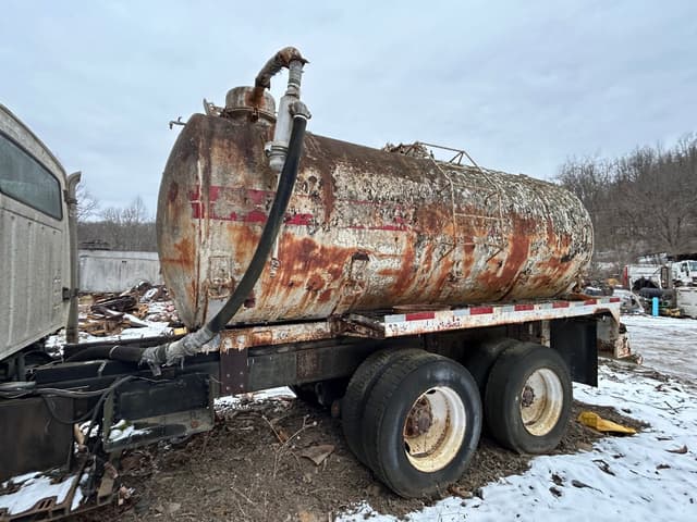 Image of Ford L9000 equipment image 2