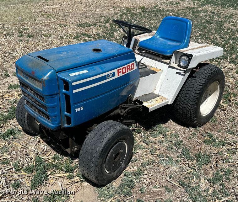 Main image Ford LGT 195