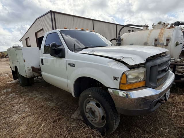 Image of Ford F-550 equipment image 3