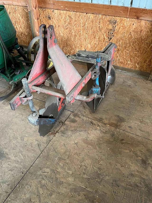 Image of Ford 101 equipment image 1