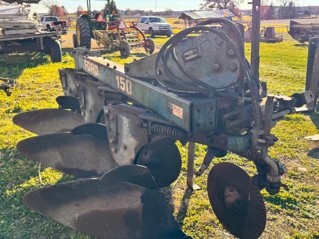 Image of Ford 150 equipment image 3