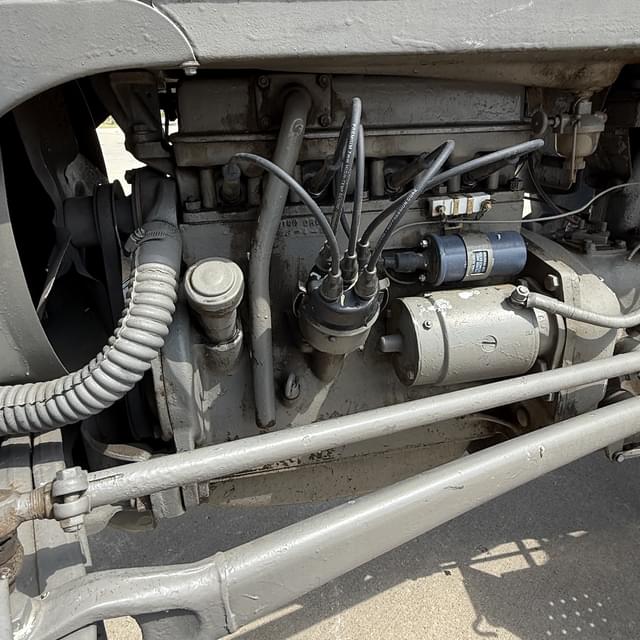 Image of Ford 8N equipment image 3