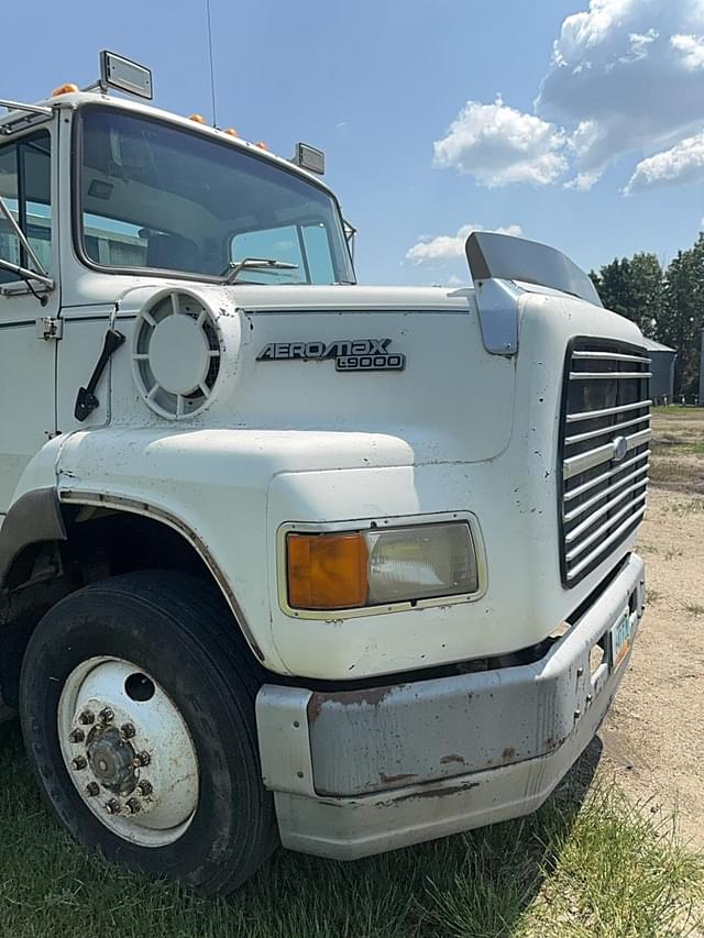 Image of Ford Aeromax L9000 equipment image 4