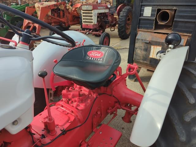 Image of Ford 960 equipment image 4
