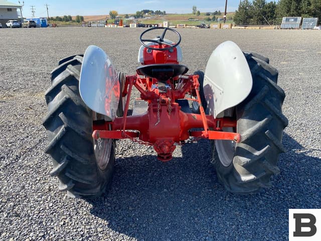 Image of Ford 8N equipment image 4