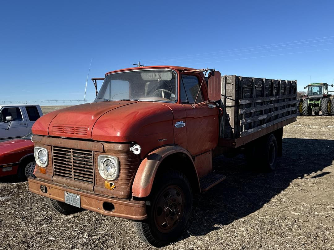 Image of Ford F-600 Primary image