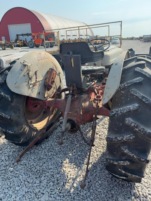 Image of Ford Jubilee equipment image 4