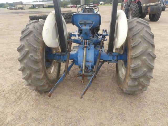 Image of Ford 3600 equipment image 3