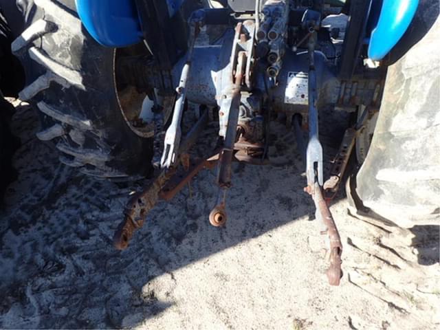 Image of Ford 3930 equipment image 3