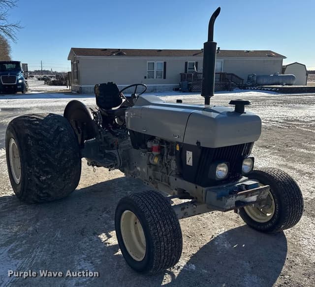 Image of Ford 3930 equipment image 2