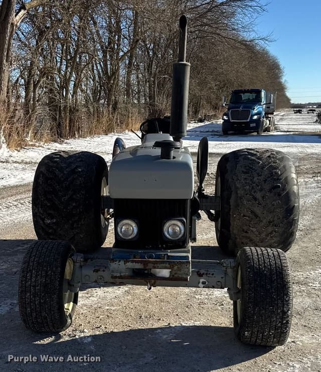 Image of Ford 3930 equipment image 1