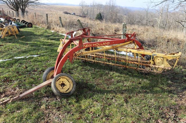 Image of New Holland 256 equipment image 1