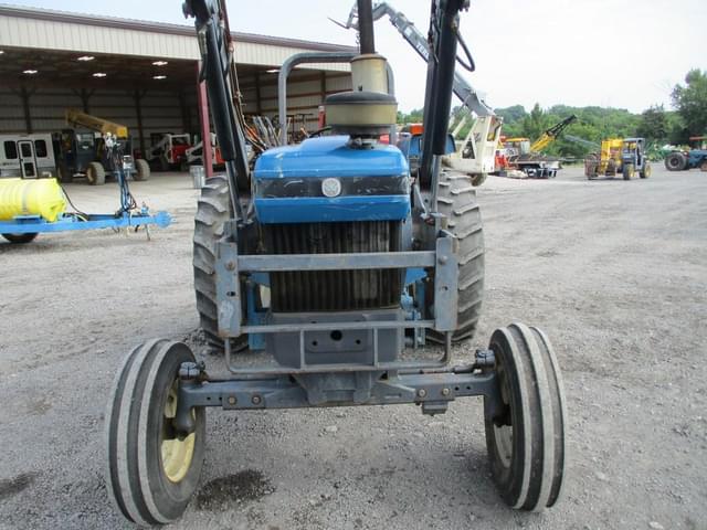 Image of New Holland 5610S equipment image 2
