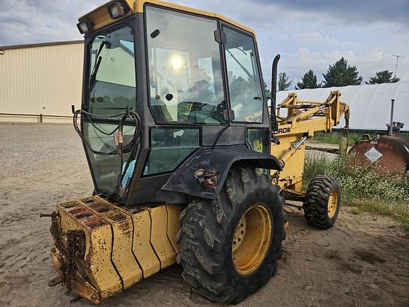 Image of Ford 575D equipment image 4