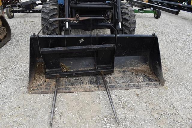 Image of New Holland 7740 equipment image 4