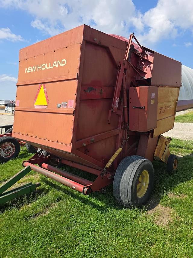 Image of New Holland 853 equipment image 3