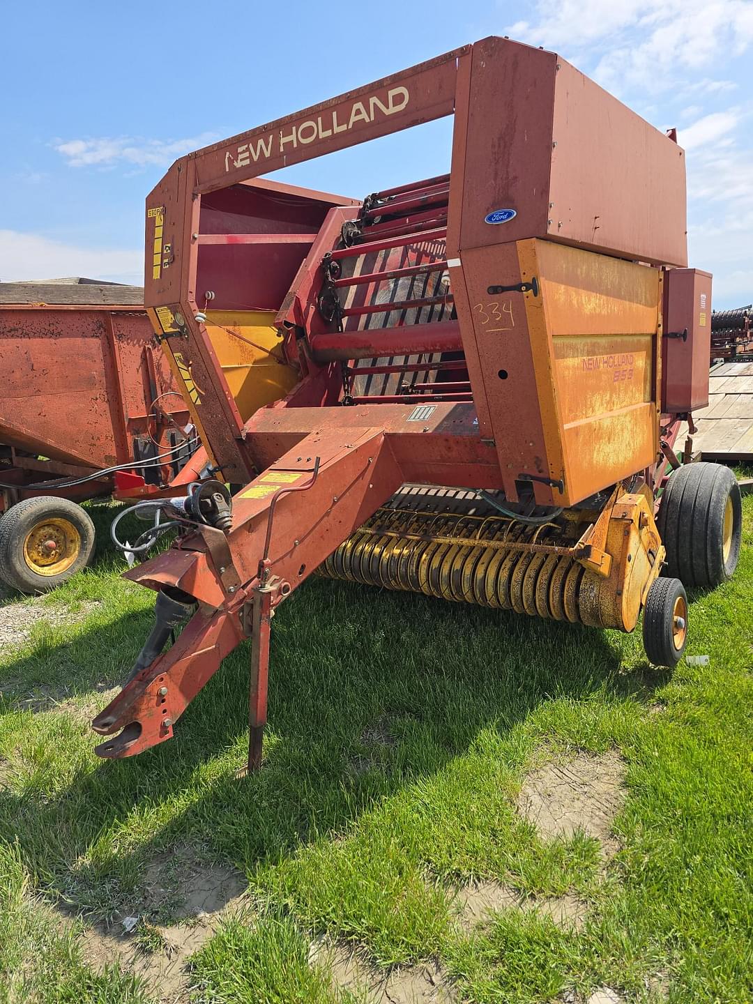 Image of New Holland 853 Primary image