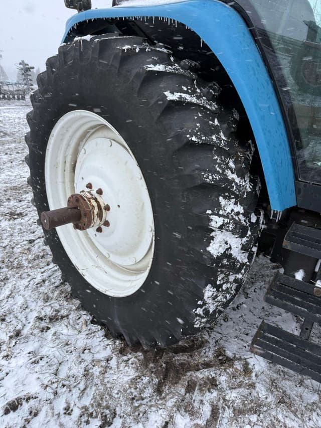 Image of New Holland 8560 equipment image 4