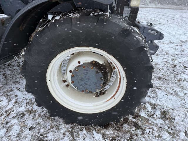 Image of New Holland 8560 equipment image 3