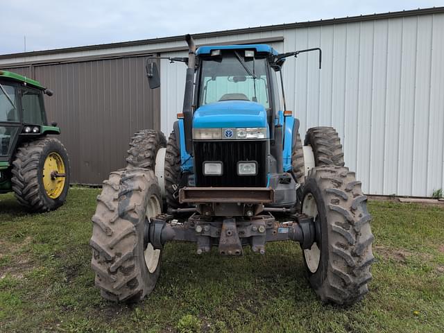 Image of New Holland 8770 equipment image 1