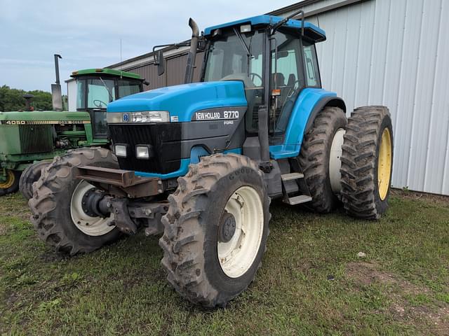 Image of New Holland 8770 equipment image 2