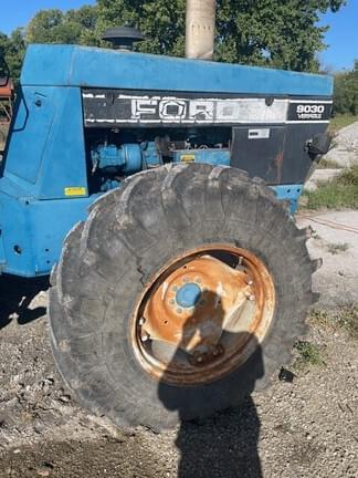 Image of Ford 9030 equipment image 4