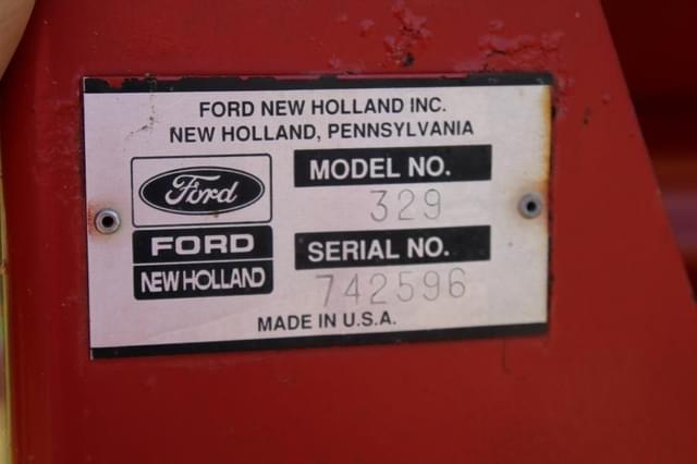 Image of New Holland 329 equipment image 4