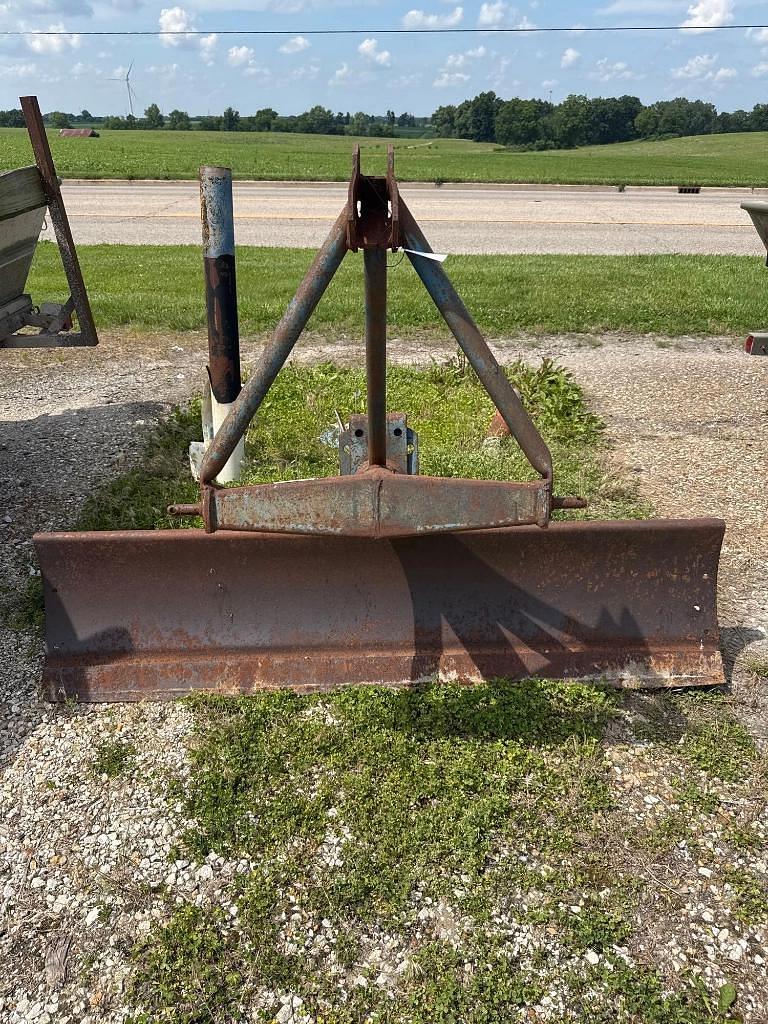Image of Ford 710 Image 0