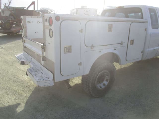 Image of Ford F-250 equipment image 3