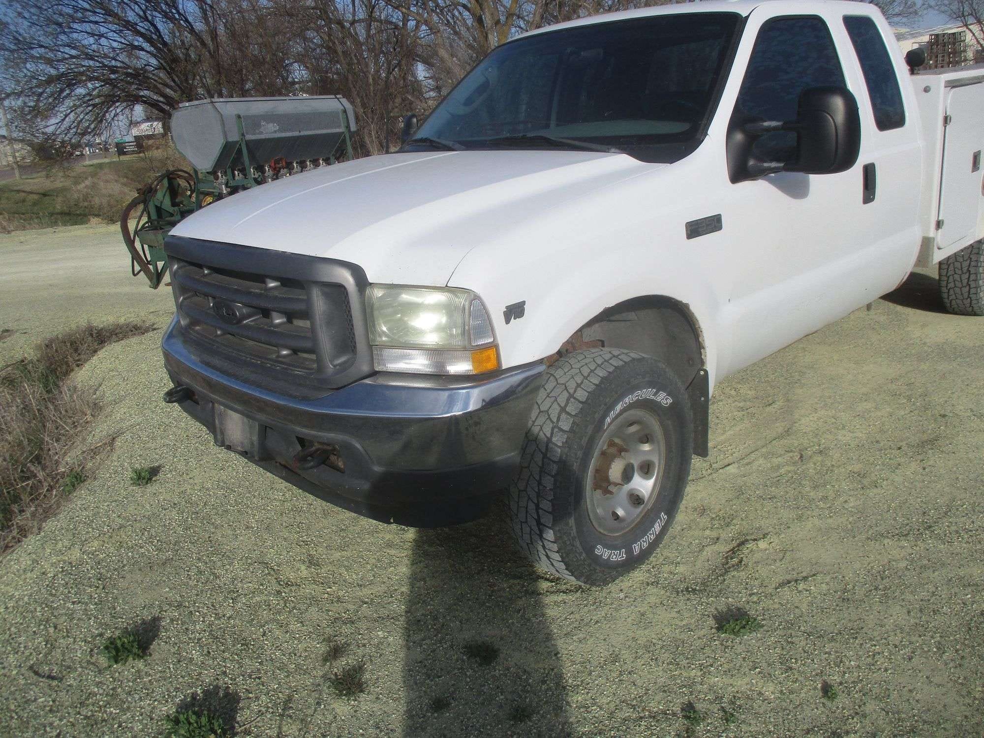 Ford F-250 Equipment Image0