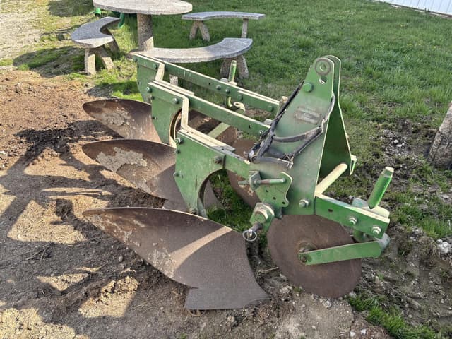 Image of Ford 101 equipment image 1