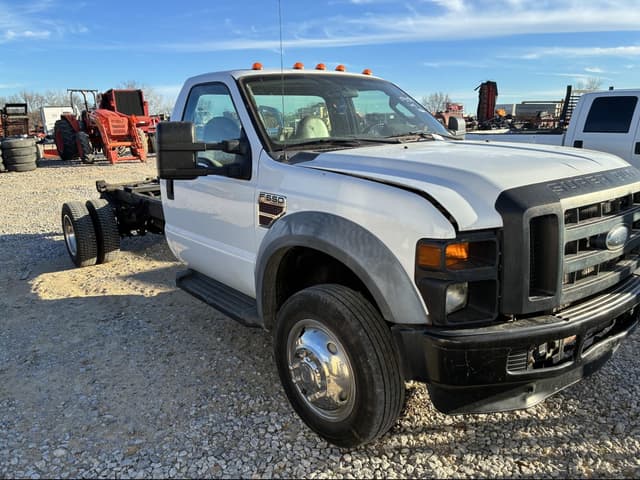 Image of Ford F-550 equipment image 1