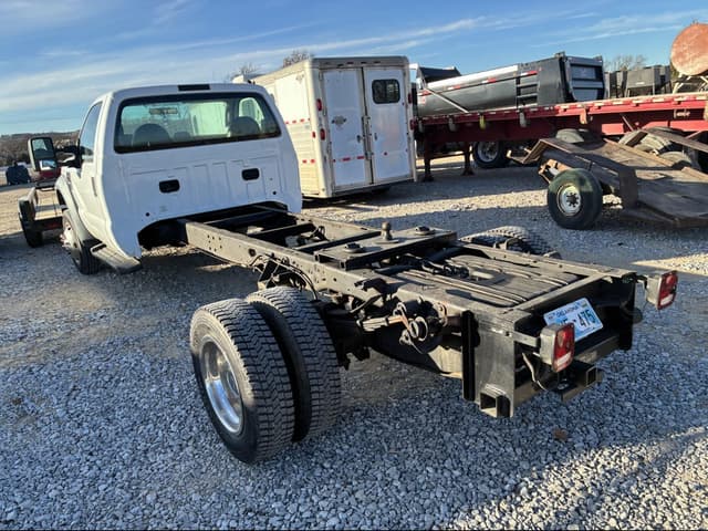 Image of Ford F-550 equipment image 3