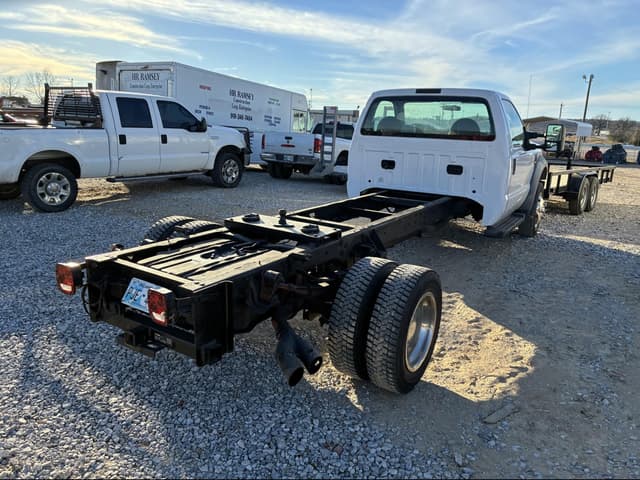 Image of Ford F-550 equipment image 2