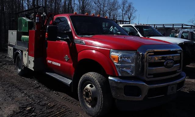 Image of Ford F-350 equipment image 2