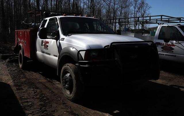 Image of Ford F-550 equipment image 1