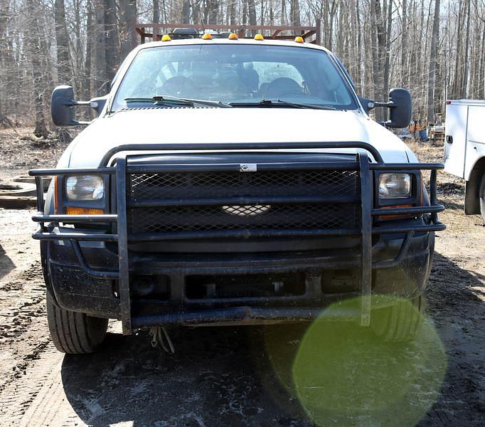 Image of Ford F-550 Primary image