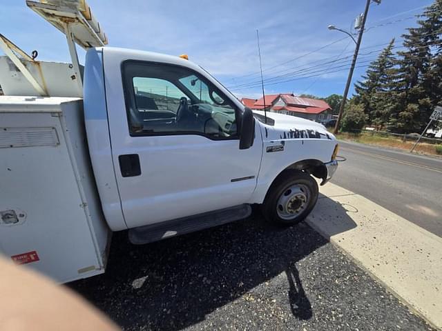 Image of Ford F-550 equipment image 1