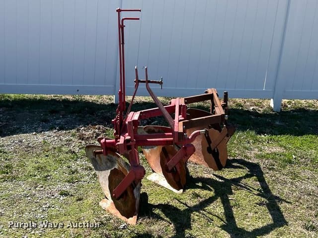 Image of Ford 101 equipment image 1