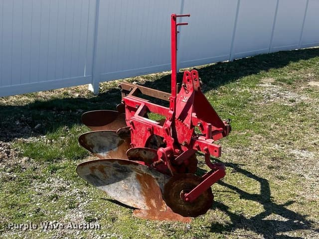 Image of Ford 101 equipment image 2