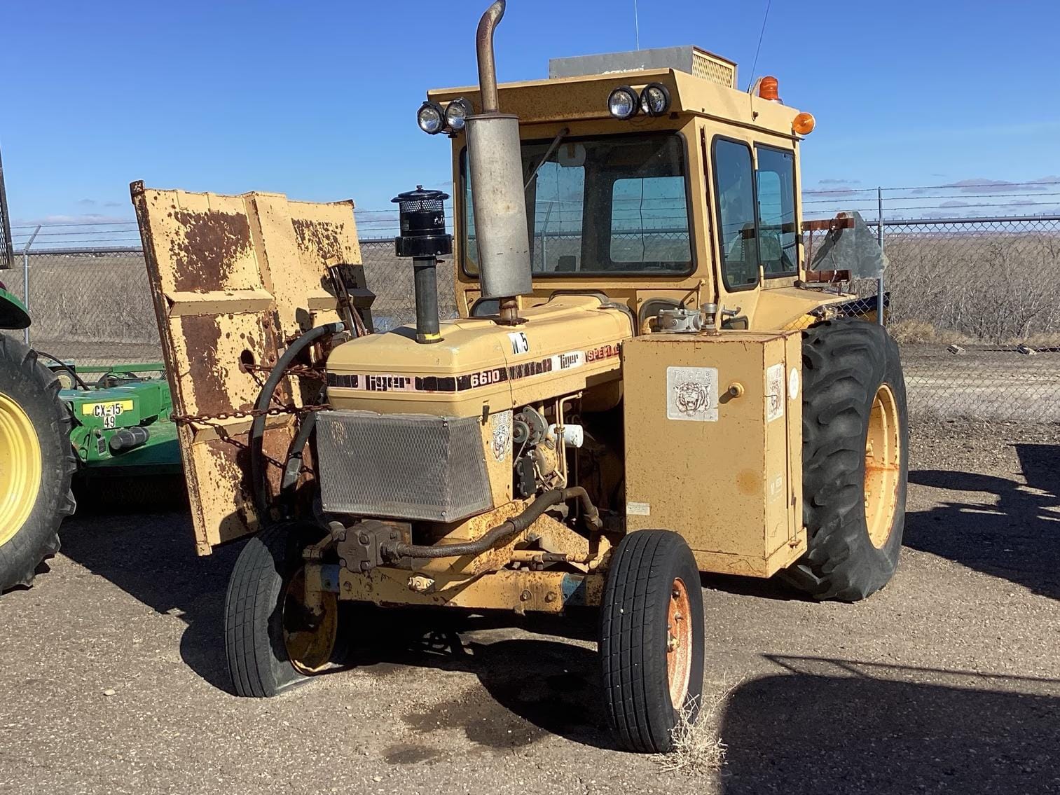 Ford Tiger Special 6610 Equipment Image0