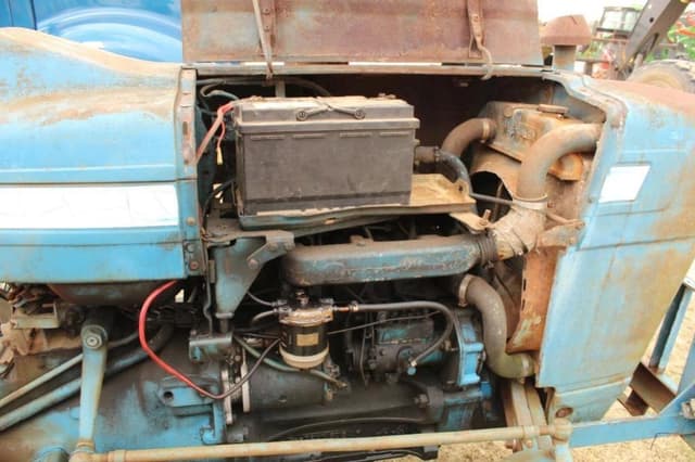 Image of Ford 3000 equipment image 4