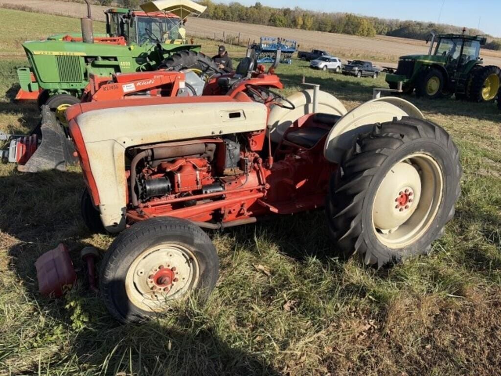 Ford 841 Equipment Image0