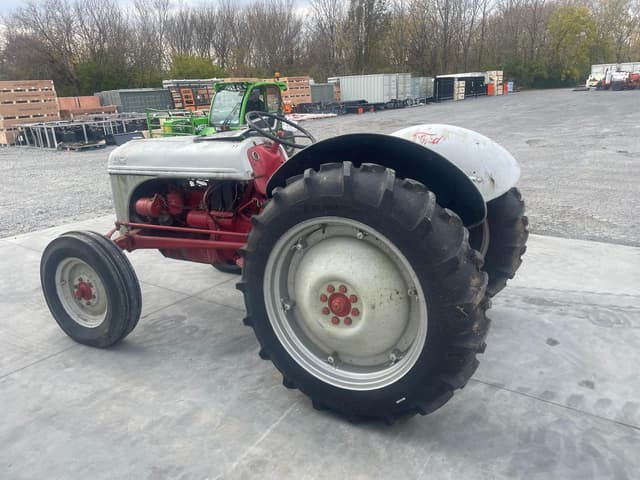 Image of Ford 8N equipment image 2