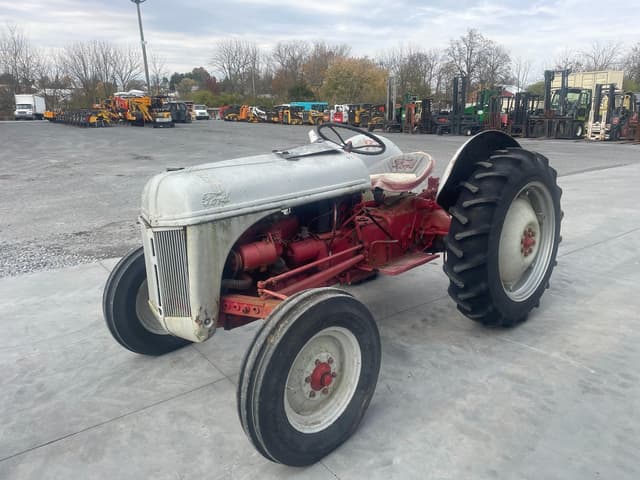 Image of Ford 8N equipment image 3