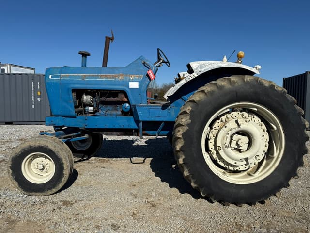 Image of Ford 8000 equipment image 1