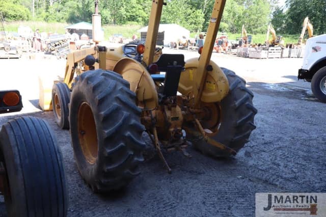 Image of Ford 335 equipment image 3